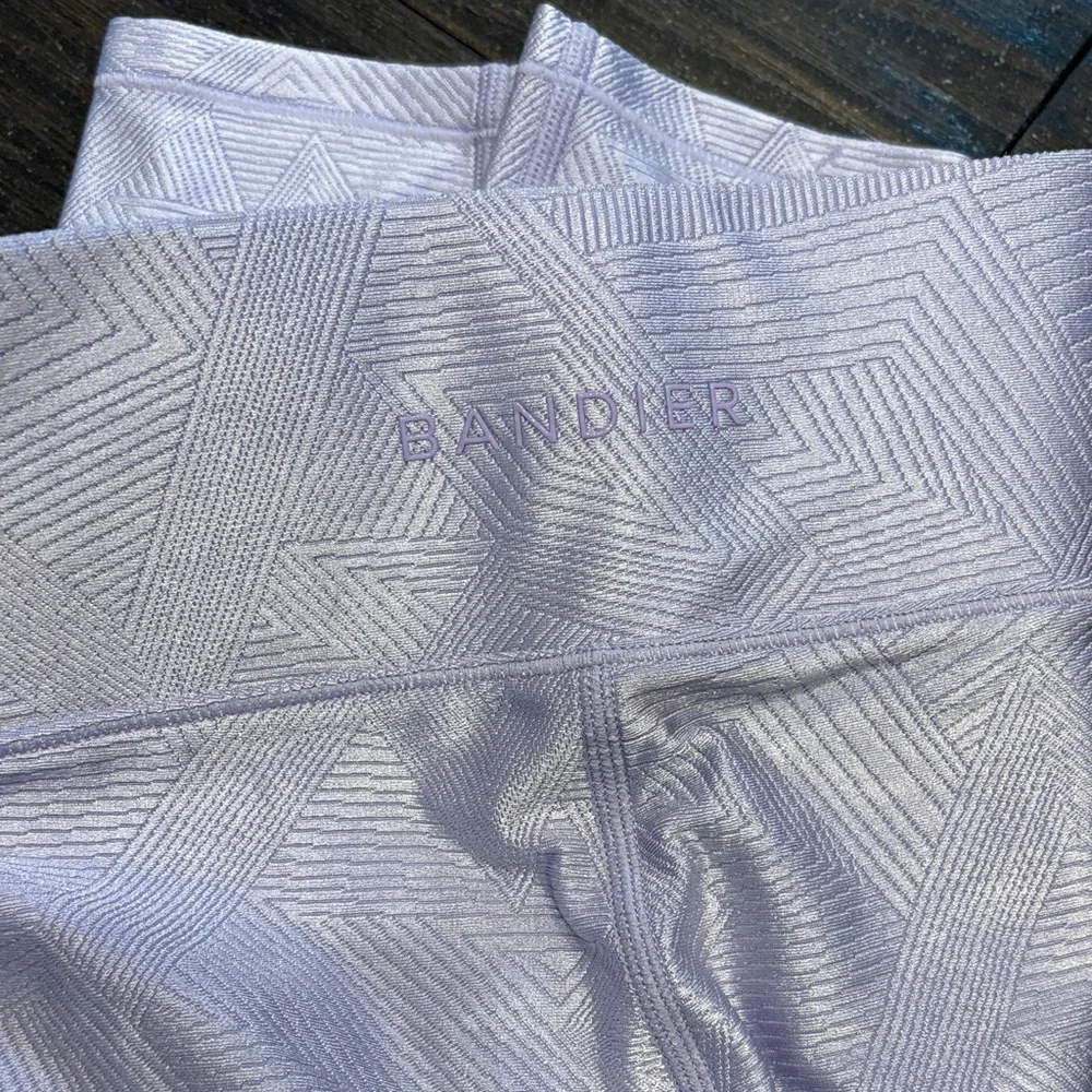 Bandier NWT Size Small Set in Lilac Geo Seamless Sports Bra and Leggings - Picture 6 of 10